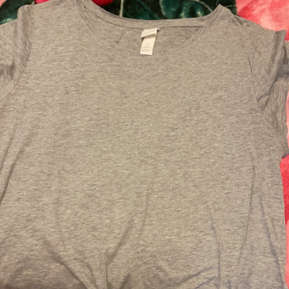 Gray tee - Picture 2 of 2